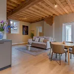 House Of De Swaen מלון דירות 3*
